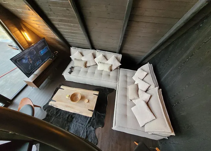 A Frame Apartmanhotel Vraháti